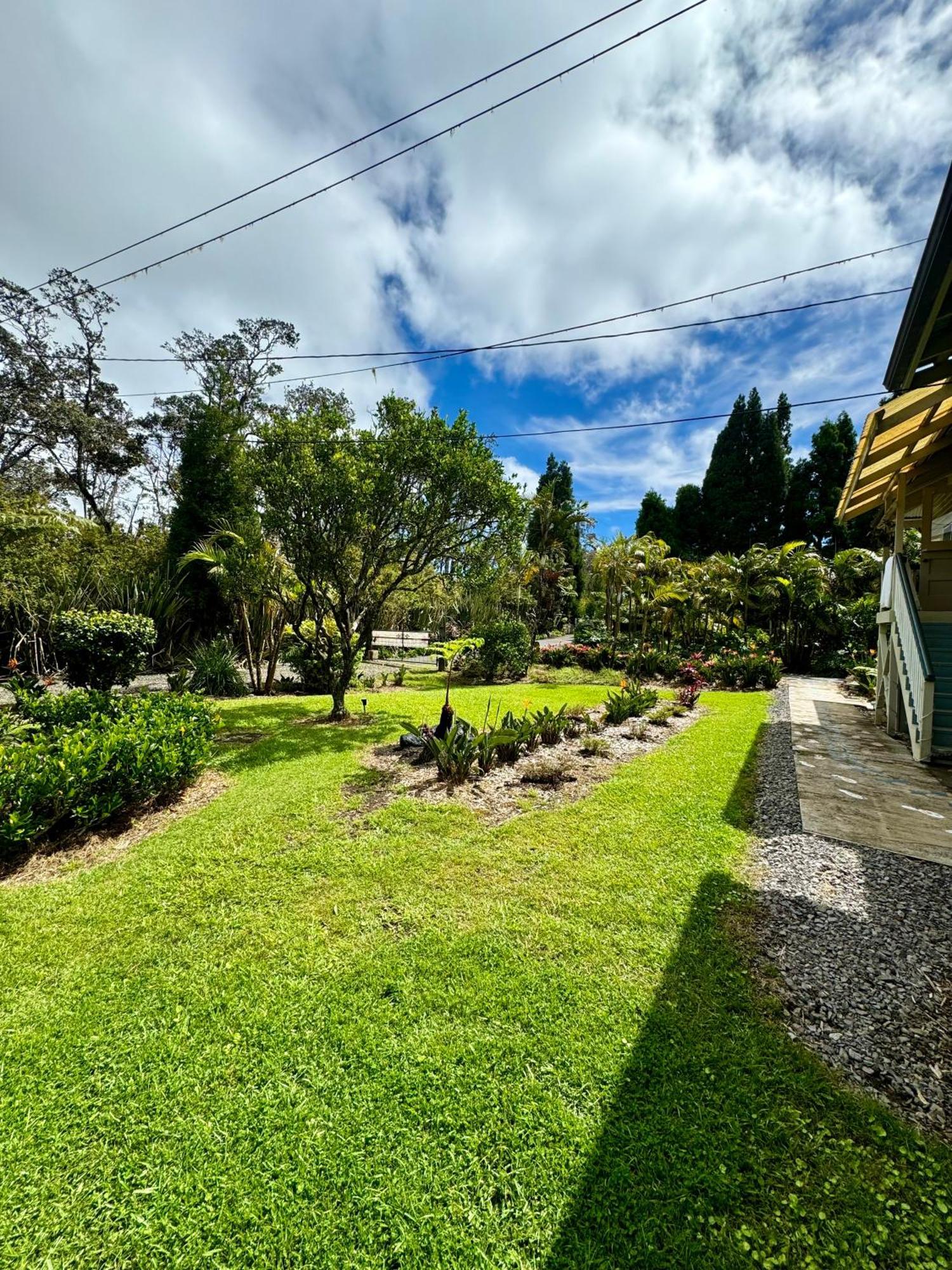 Aloha Junction Bed And Breakfast -Minutes Away From Hawaii Volcanoes National Park Exterior photo